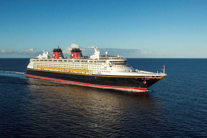 Disney Cruise Line schip Disney Magic is maandag 30 juli in Amsterdam