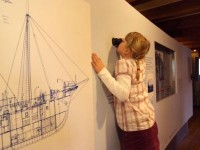 Papenburger Zeitspeicher - Familienland - Mädchen auf Treppe_Foto PTG Ute Müller