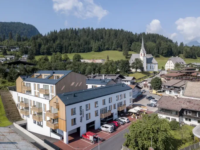 Het All-Suite Resort Fieberbrunn ligt centraal in Fieberbrunn en toch is de natuur binnen handbereik. © All-Suite Resorts
