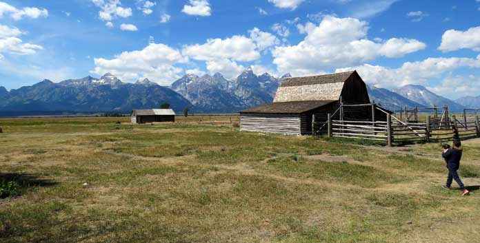 Verlaten Mormonen-boerderij in Grand Teton National Park © Nico van Dijk