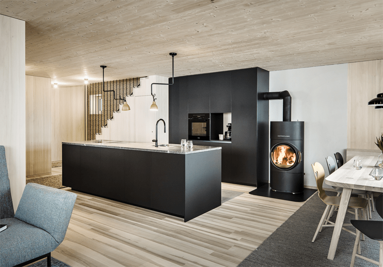 De appartementen Hanna en Alwin bieden modern wooncomfort waarbij veel gebruik gemaakt is van natuurlijke, lokale materialen. © Albrecht Manuel Schnabel.