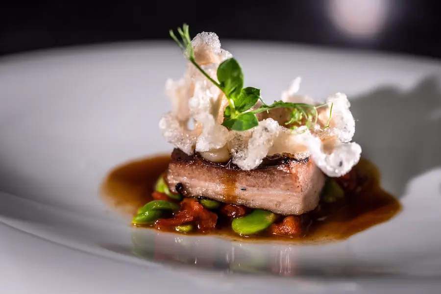 Hotel Panorama Royal is ook in culinair opzicht een oase van genot. Het sterrenteam van restaurant Atelier Freund-Schaft heeft 3 koksmutsen van Gault & Millaut in de wacht gesleept. © Thomas Pircher / Hotel Panorama Royal