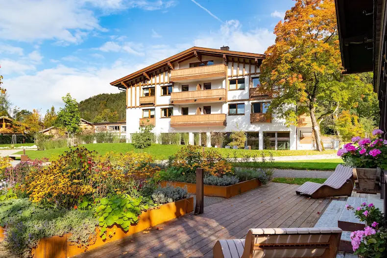Het Bayrischzell Familotel Oberbayern ligt in een omgeving die je uitnodigt om er op uit te trekken. © Nell Jones / Familotel Bayrischzell