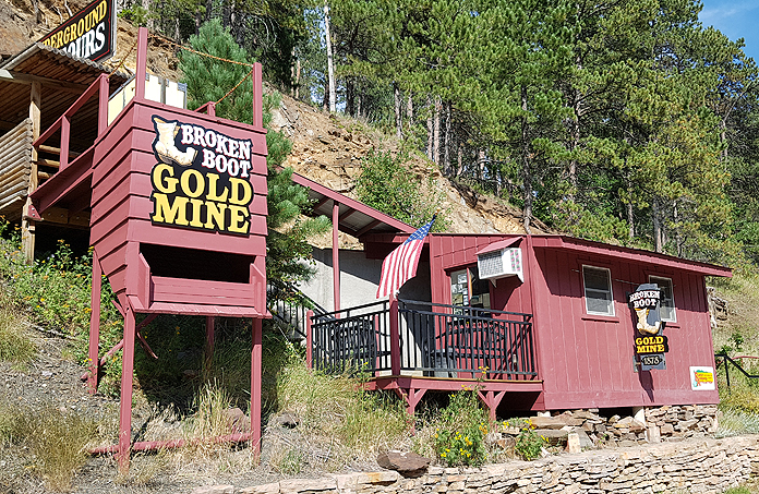 Broken Boot Gold Mine in Deadwood, South Dakota © Nico van Dijk