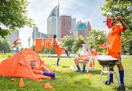 Oranje viert de zomer in Den Haag