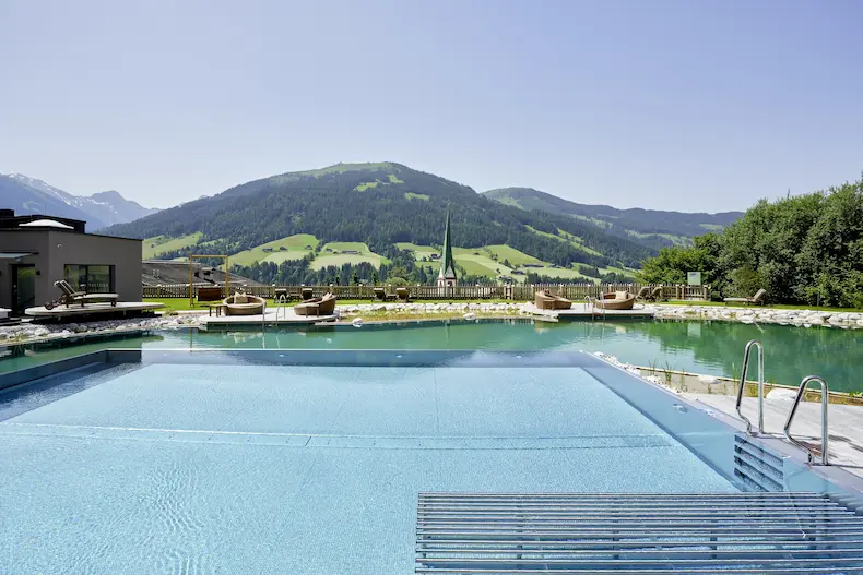Ervaar totale ontspanning in de pure.nature.spa of in de familien.zeit.spa. © Der Böglerhof