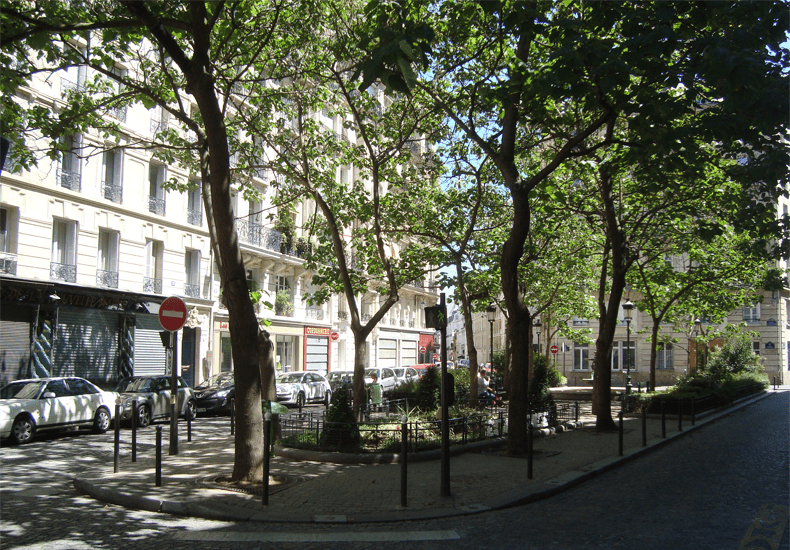 Emily in Paris hotspot: Place de l'Estrapade © Wikimedia Commons