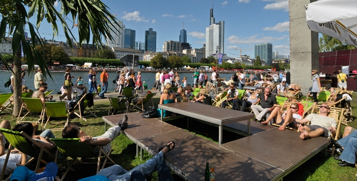 Waar kun je van de zomer genieten in Frankfurt am Main?