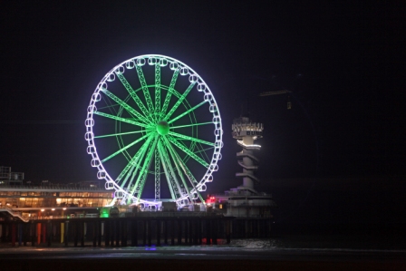 Het reuzenrad op De Pier van Scheveningen kleurt dit jaar weer groen tijdens de Global Greening © Tourism Ireland