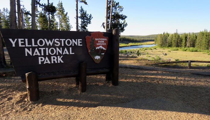 De South Entrance van Yellowstone National Park © Nico van Dijk