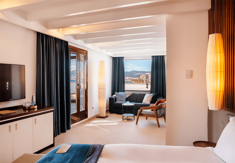 De 25 royale kamers in boetiekhotel Portixol in Mallorca zijn smaakvol ingericht. © Hotel Portixol
