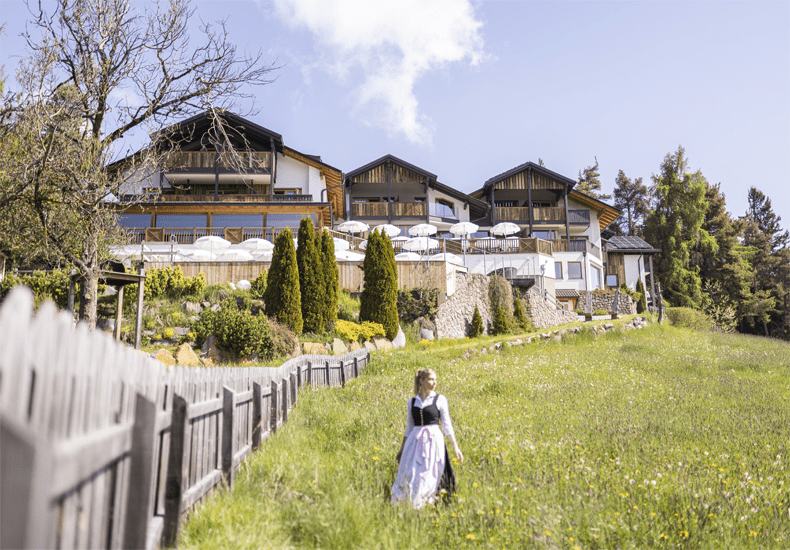 Het 4 sterren Hotel Tann in Ritten in Zuid-Tirol ligt in een prachtige, natuurlijke omgeving. © Armin Huber / Hotel Tann
