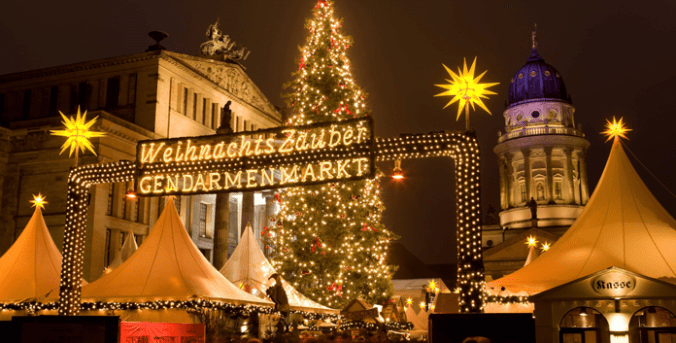 In december naar Berlijn: kerstmarkt op de Gendarmenmarkt © visitBerlin/Wolfgang Scholvien