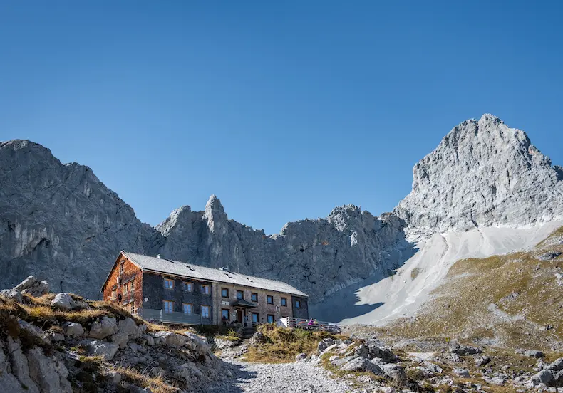 Wandel naar de Lamsenjochhütte in de Silberregion Karwendel. © Angelica Morales / Silberregion Karwendel