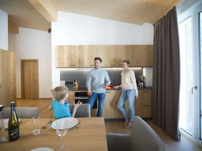 Na een dag vol activiteiten in het Paznauntal is het heerlijk terugkomen in je luxe appartement in Galtür. © All-Suite Resorts