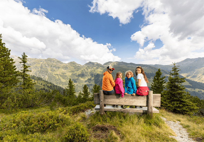 My Alpenwelt Resort is de perfecte uitvalsbasis voor wandel- en fietstochten met het hele gezin. Ontdek de Zillertal Arena in de zomer! © Zillertal Arena/ My Alpenwelt Resort