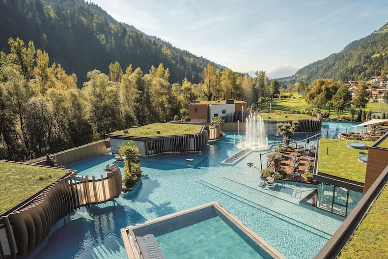 De Quellenhof See Lodge is een ronduit uniek hotelconcept in Zuid-Tirol. © Quellenhof See Lodge