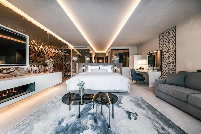 Een van de stijlvolle suites van de Quellenhof See Lodge. © Quellenhof See Lodge