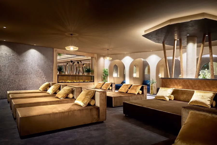 De rustruimte van het wellnessgedeelte in Hotel Panorama Royal ademt een sfeer van 1001-nacht uit. © Hotel Panorama Royal