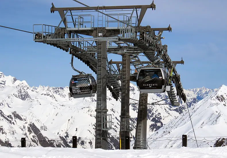 Nog steeds komen de meeste Nederlandse toeristen naar Oostenrijk voor de wintersport, zoals hier in Sölden. Maar het aantal Nederlanders dat op zomervakantie naar Oostenrijk gaat, groeit sterk. © Nico van Dijk / Reisprofs.nl