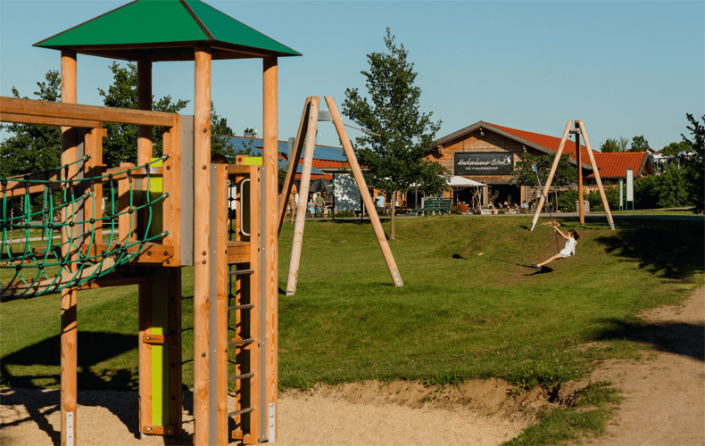 Kinderen kunnen zich uitleven in de speeltuin of op de sportvelden. © Vital CAMP Bayerbach