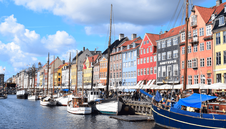 Nederlanders willen graag op vakantie, zoals naar Kopenhagen, maar kiezen voor zekerheid. © Jesse de Backer / Unsplash