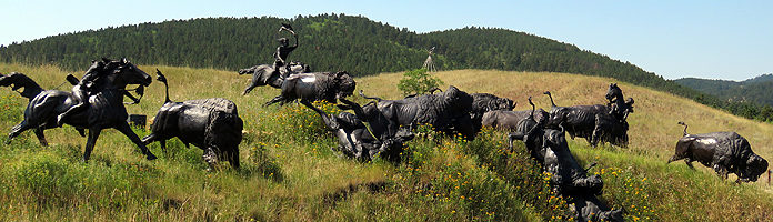 Beeldengroep gemaakt in opdracht van Kevin Costner in Tatanka-story of the bison © Nico van Dijk