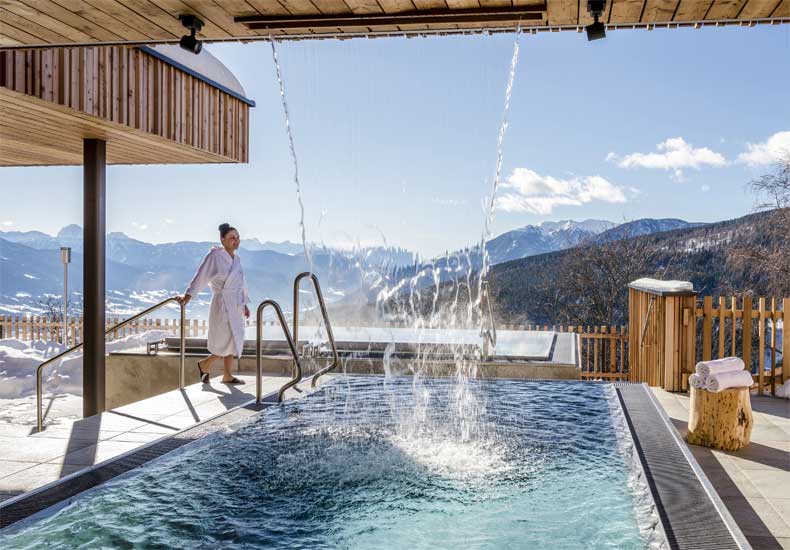 Het Tratterhof Mountain Sky Hotel behoort tot de beste wellnesshotels in Zuid-Tirol © Günter Standl / Tratterhof Hotel