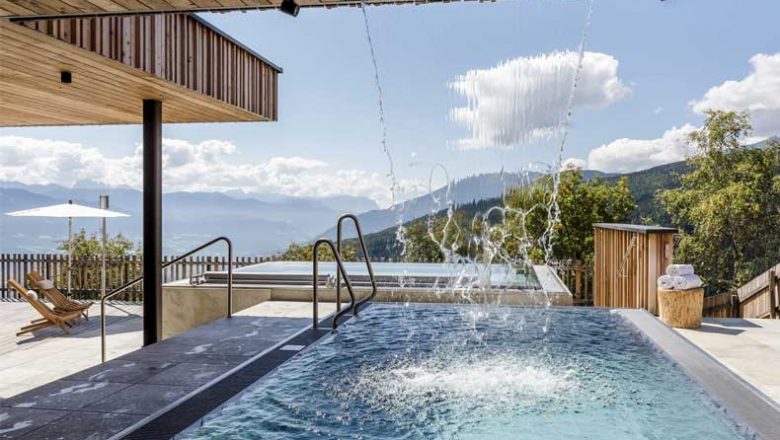 Tratterhof Mountain Sky Hotel: Herfstdagen onder de zon op een unieke panoramische locatie in Zuid-Tirol