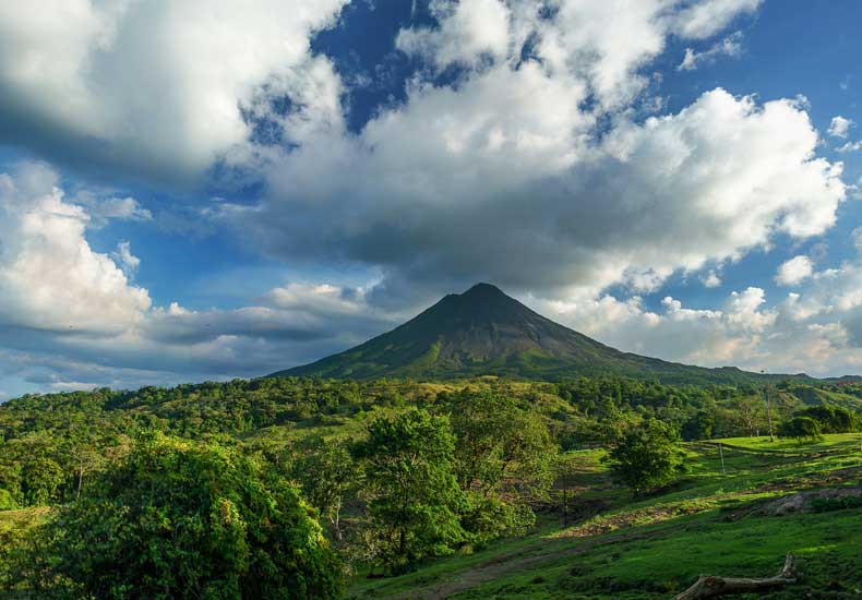 De Arenal is een actieve vulkaan in Costa Rica © Frank Ravizza / Pixabay 
