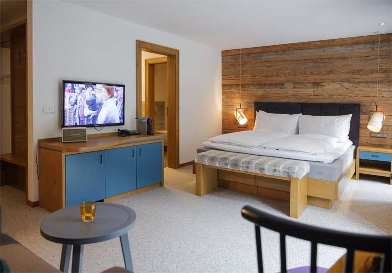 Double Large Room in het Valluga Hotel in Sankt Anton am Arlberg. © Johanna Gunnberg / Valluga Hotel