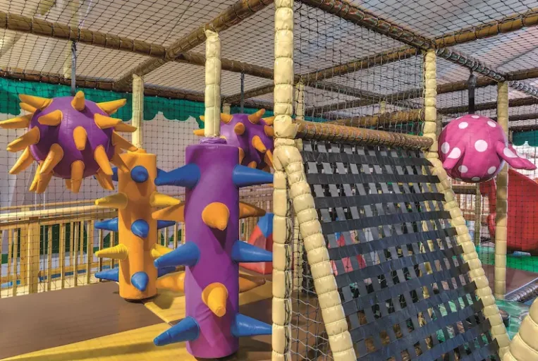 Voor kinderen beschikt Wellnessresidenz Schalber over onder meer een klimwand, ballenbak en een Fun Action-area © Wellnessresidenz Schalber