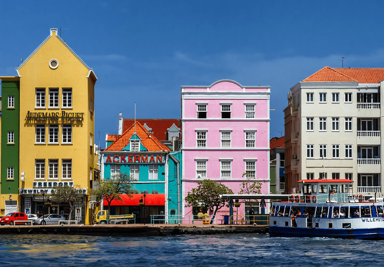 Duik in Willemstad in de lokale cultuur van Curaçao. © Patrice Audet / Pixabay 