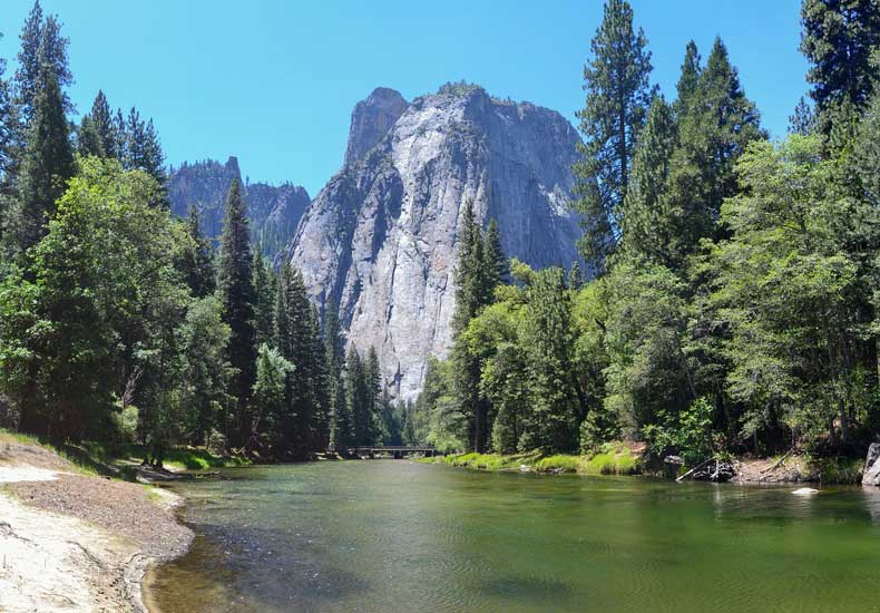 Yosemite Park heeft prachtige rotsformaties en grote watervallen. © Thomas H. via Pixabay
