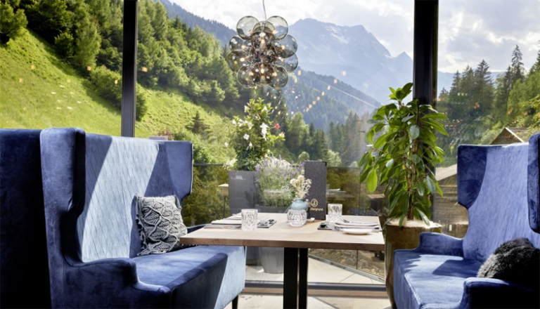 Ontbijten in een sfeervolle ambiance. © Michael Huber / ZillergrundRock Luxury Mountain Resort